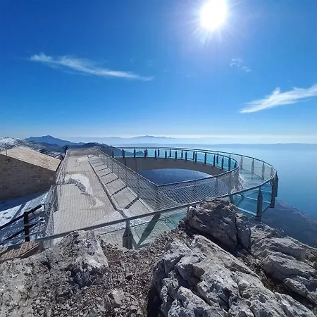 Petar * Makarska